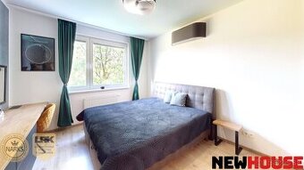 Na predaj 3 izbový kompletne zariadený byt s parkovacím stá