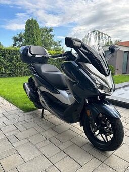 Honda Forza 300