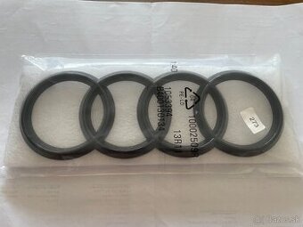AUDI Čierny lesklý znak predný