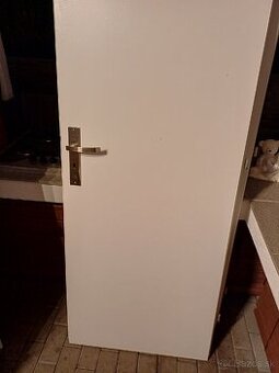 Darujem interiérové dvere plné biele 9ks