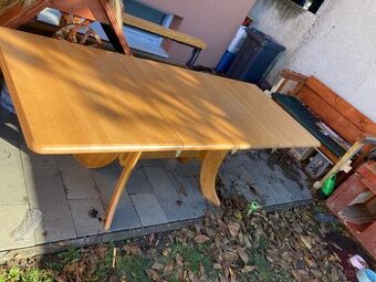 Jedálenský stól Buk masív