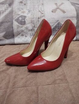 Červené lodičky 35