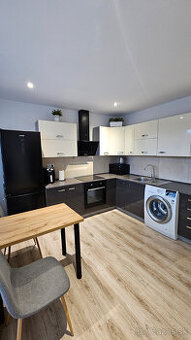 2i zariadený byt na predaj, Handlová