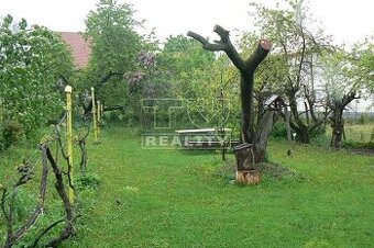 Stavebný 5,7 árový pozemok v zástavbe pôvodných... - 1