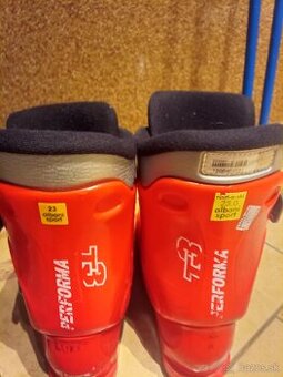 Predám lyžiarsku výstroj