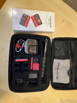 Insta360 ONE RS (Twin Edition) + kufrik , doplnky