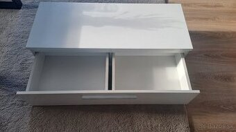 Skrinka pod televízor