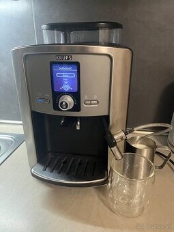 Kavovar KRUPS EA8050PE - plnefunkcny, po servise