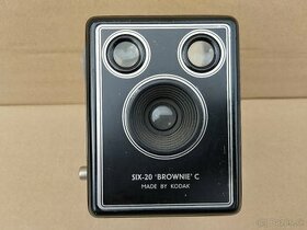 Starý fotoaparát Kodak Six-20 "Brownie" C