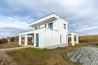 REZERVOVANÉ - ŠTÝLOVÝ DREVODOM V NOVÝCH ROZHANOVCIACH – MODE