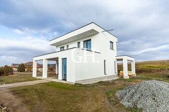 REZERVOVANÉ - ŠTÝLOVÝ DREVODOM V NOVÝCH ROZHANOVCIACH – MODE