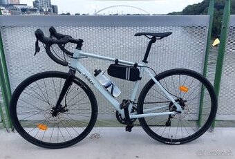 Cestný bicykel Triban RC 120 – Výborný stav