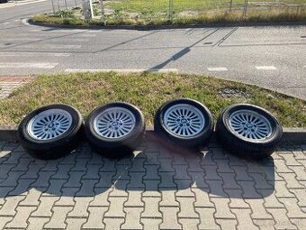 Originálne elektróny BMW s celoročnými gumami
