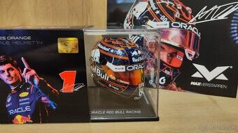 Max Verstappen - 2025 Orange helma 1:4 + podpis karta