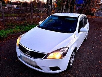 Kia Ceed 1,4i CVVT 66KW Benzín, M5, ELEGANCE,