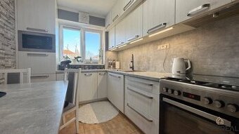 SLOVREAL na predaj kompletne zrekonštruovaný 2,5i byt, Žiar 