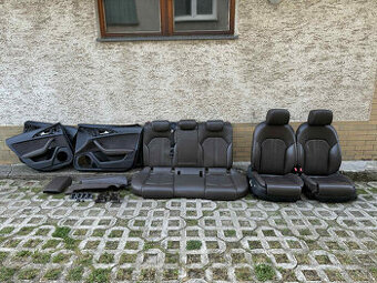 Sedadlá Comfort (hnedá koža) + tapacíre (hnedá Alcantara) Au