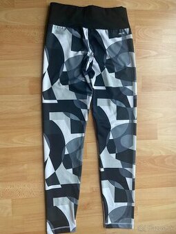 Dievčenské legíny, veľkosť 152.