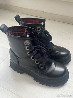 Dámske zimné čižmy Buffalo 40 / Women winter boots Buffalo