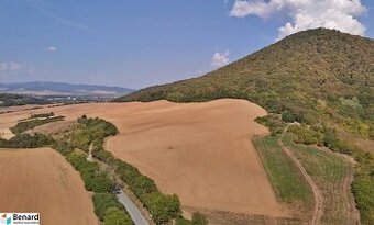 Výnimočný slnečný pozemok s veľkým potenciálom 22 542m2, Veľ