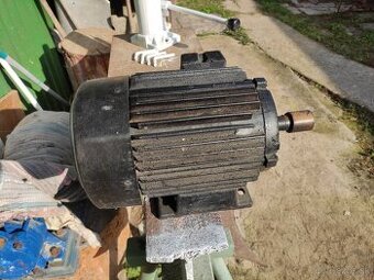 Elektromotor MEZ MOHELNICE