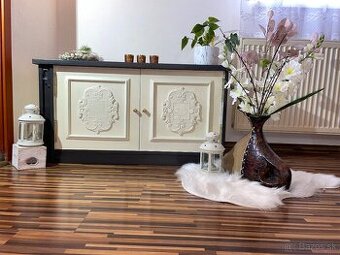 Renovovaná štýlová komoda