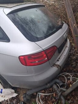 Predam zadne svetla na audi a4 b8