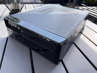 Počítač AMD Phenom II, 2GB - Bez HDD a OS