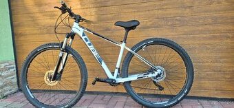 Horský bicykel značky CUBE