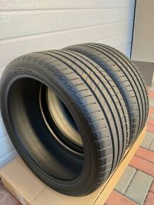 letné pneu Bridgestone 225/40 R18 92Y