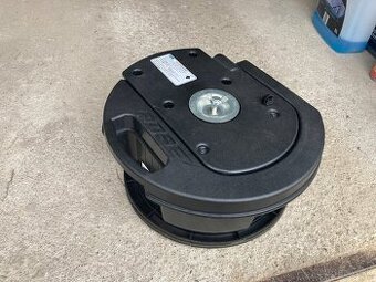 Predám subwoofer mazda 6 spolu s úpravou na plnohodnotnú rez