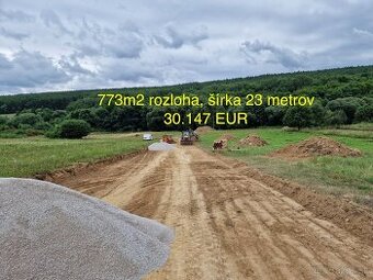 Slnečný stavebný pozemok Zlatníky 773 m2 - na predaj