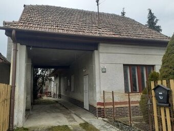 Rod.dom 2x , s pozemkom 10á v obci Skačany/ okres PE