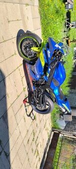 Yamaha R1 RN19