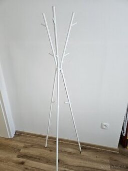 Stojan na kabaty