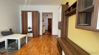 Garsónka s balkónom, 27 m2, 385,-€
