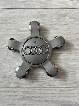Stredová krytka kolesa AUDI 8R0601165