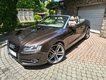 Audi A5 cabrio 3,2 fsi V6 Quatro, 195kw.