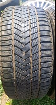 255/40 r19