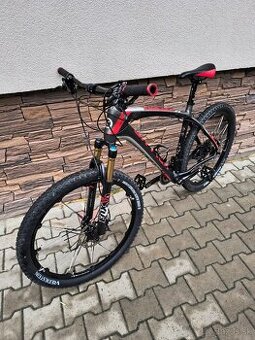 Kellys carbon rám, XT a XTR výbava