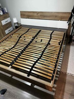 Manželská postel 180x200