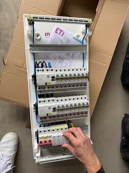 Kompletná rozovdna skriňa - ETI