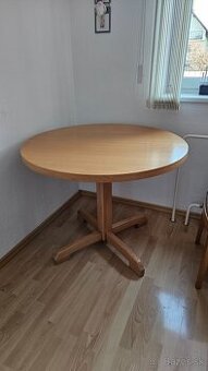 Predamstol a stoličky