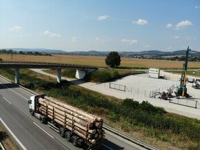 Obchodný priestor a parkovisko da D1 - 1