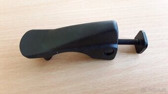 Upevňovacia zverka na strešný nosič