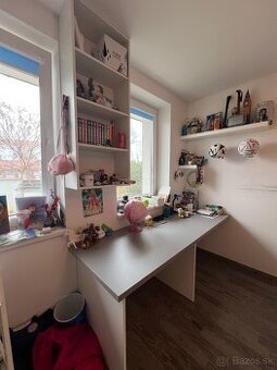 Rohový písací stôl na mieru