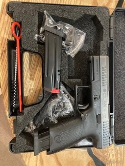 Pištoľ  CZ P-10 C