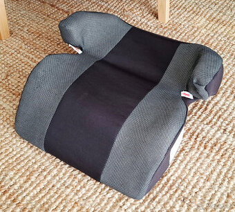 Predam detsky podsedak do auta nosnost 15-36 Kg