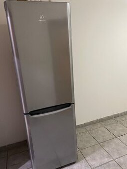 Chladnička s mrazničkou