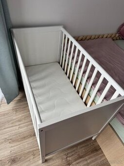 Postielka Sundvik + matrac + textílie zadarmo